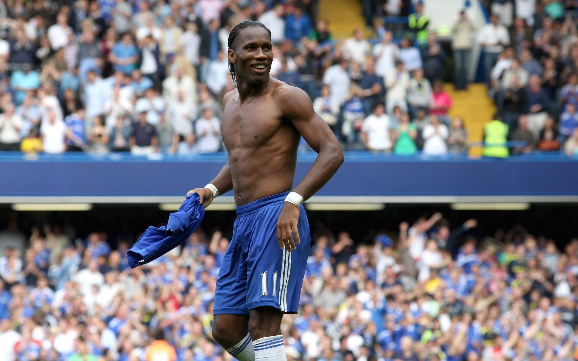 从4-3-3到3-5-2：战术变化对比赛的深远影响